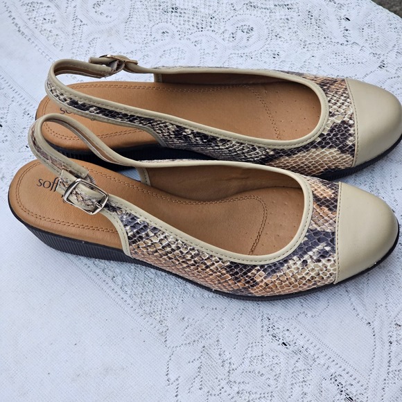 Softspots Womens 9.5 M Slingback Heels Tan Black Snake Print Wedge - Picture 2 of 6